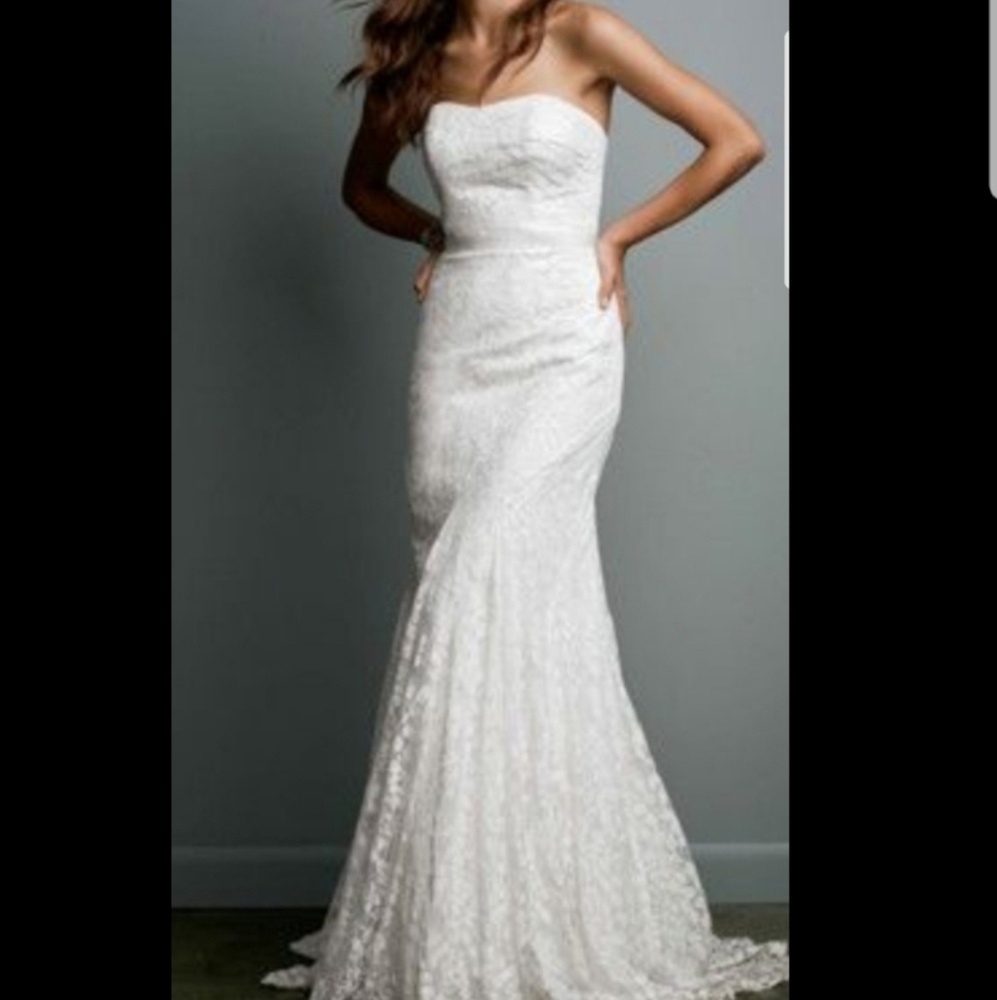 MUST SELL, MOVING!!! Ivory Lace Wedding Dress